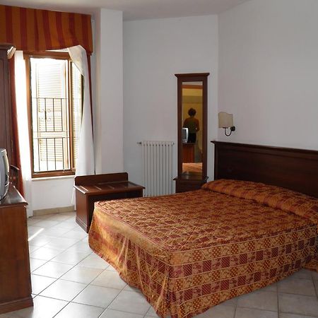Hotel Bellagio Ovada Buitenkant foto
